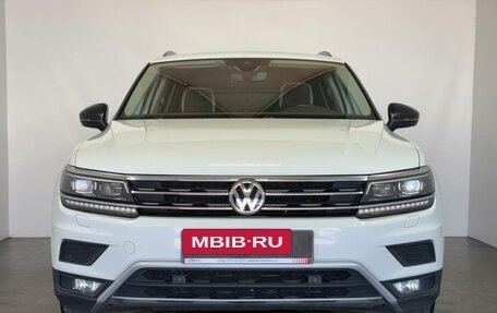 Volkswagen Tiguan II, 2019 год, 2 449 000 рублей, 2 фотография