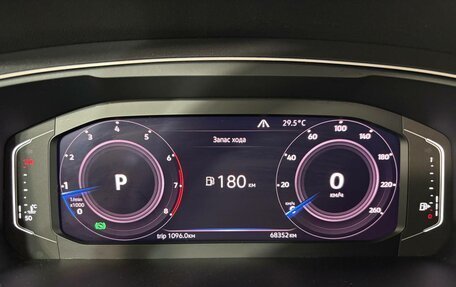 Volkswagen Tiguan II, 2019 год, 2 449 000 рублей, 18 фотография