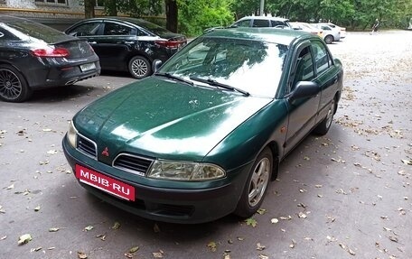 Mitsubishi Carisma I, 2001 год, 235 000 рублей, 2 фотография