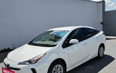 Toyota Prius IV XW50, 2019 год, 1 800 000 рублей, 13 фотография
