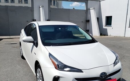 Toyota Prius IV XW50, 2019 год, 1 800 000 рублей, 12 фотография