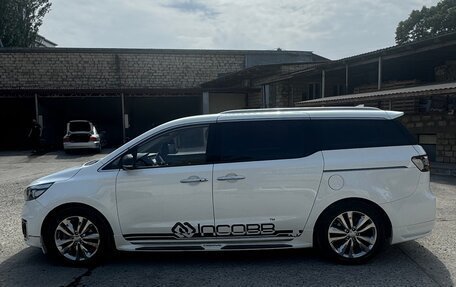 KIA Carnival III, 2017 год, 2 500 000 рублей, 4 фотография