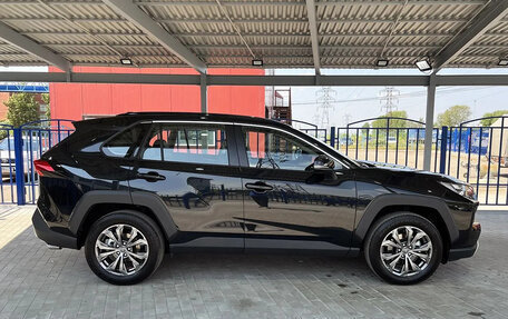 Toyota RAV4, 2025 год, 4 250 000 рублей, 6 фотография