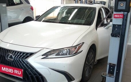 Lexus ES VII, 2021 год, 3 350 000 рублей, 1 фотография
