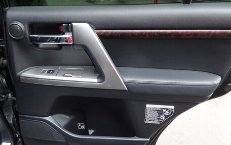 Toyota Land Cruiser 200, 2013 год, 4 400 000 рублей, 34 фотография