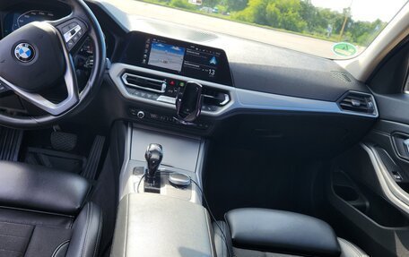 BMW 3 серия, 2019 год, 2 690 000 рублей, 13 фотография