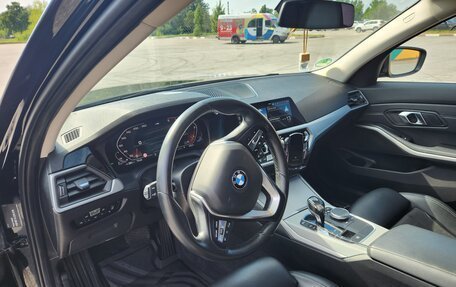 BMW 3 серия, 2019 год, 2 690 000 рублей, 9 фотография