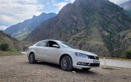 Volkswagen Passat B7, 2011 год, 1 300 000 рублей, 2 фотография