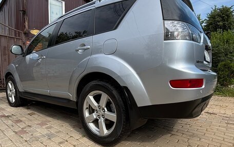 Mitsubishi Outlander III рестайлинг 3, 2008 год, 1 200 000 рублей, 10 фотография