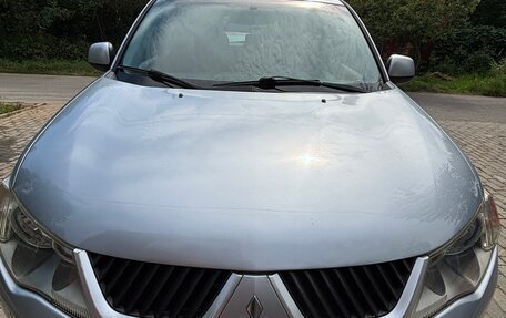 Mitsubishi Outlander III рестайлинг 3, 2008 год, 1 200 000 рублей, 5 фотография