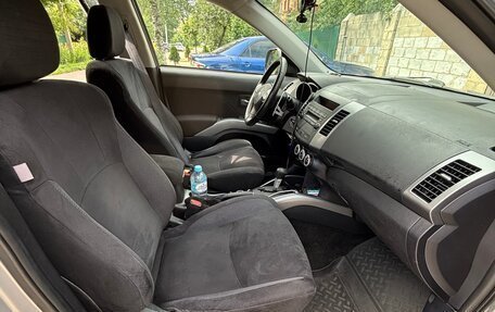 Mitsubishi Outlander III рестайлинг 3, 2008 год, 1 200 000 рублей, 24 фотография