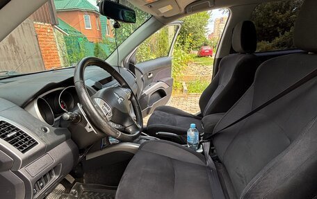 Mitsubishi Outlander III рестайлинг 3, 2008 год, 1 200 000 рублей, 25 фотография