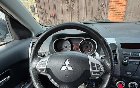 Mitsubishi Outlander III рестайлинг 3, 2008 год, 1 200 000 рублей, 22 фотография