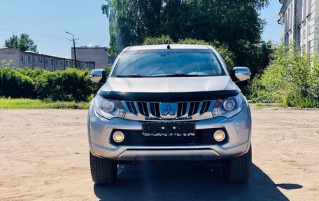 Mitsubishi L200 IV рестайлинг, 2015 год, 1 990 000 рублей, 8 фотография