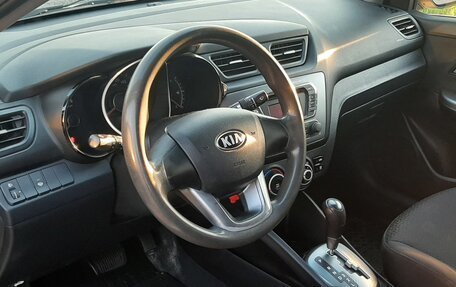 KIA Rio III рестайлинг, 2013 год, 915 000 рублей, 11 фотография