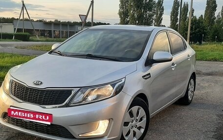 KIA Rio III рестайлинг, 2013 год, 915 000 рублей, 3 фотография