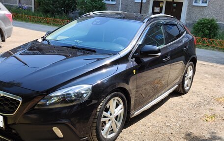 Volvo V40 Cross Country I, 2015 год, 1 600 000 рублей, 2 фотография