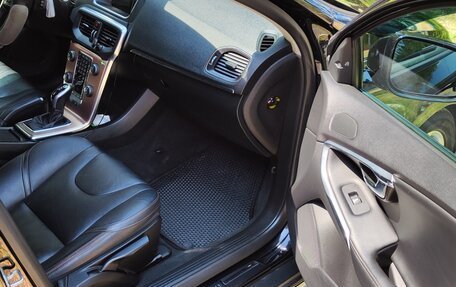 Volvo V40 Cross Country I, 2015 год, 1 600 000 рублей, 13 фотография