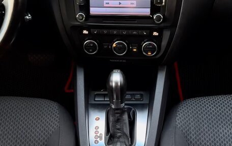 Volkswagen Jetta VI, 2012 год, 1 460 000 рублей, 18 фотография
