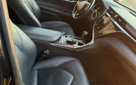 Toyota Camry, 2018 год, 2 900 000 рублей, 4 фотография