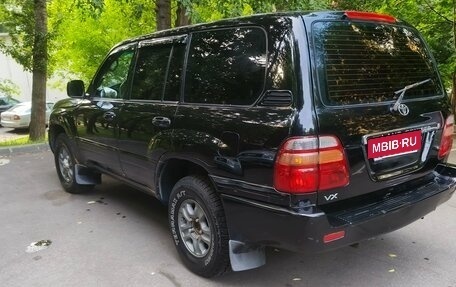 Toyota Land Cruiser 100 рестайлинг 2, 1998 год, 1 700 000 рублей, 3 фотография