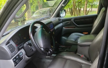 Toyota Land Cruiser 100 рестайлинг 2, 1998 год, 1 700 000 рублей, 10 фотография