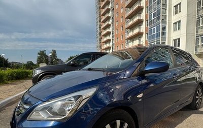 Hyundai Solaris II рестайлинг, 2015 год, 900 000 рублей, 1 фотография