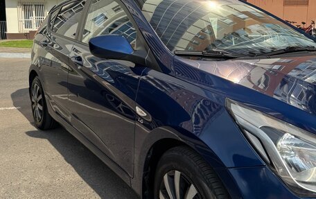 Hyundai Solaris II рестайлинг, 2015 год, 900 000 рублей, 3 фотография