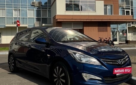 Hyundai Solaris II рестайлинг, 2015 год, 900 000 рублей, 14 фотография