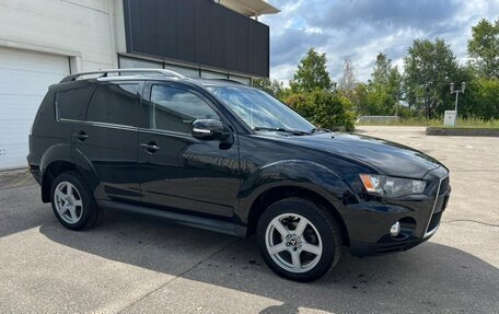 Mitsubishi Outlander III рестайлинг 3, 2012 год, 1 049 000 рублей, 3 фотография