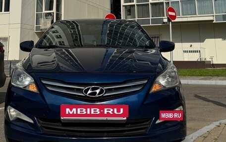 Hyundai Solaris II рестайлинг, 2015 год, 900 000 рублей, 13 фотография