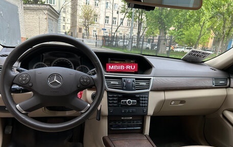 Mercedes-Benz E-Класс, 2011 год, 2 950 000 рублей, 5 фотография