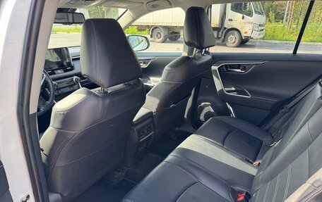 Toyota RAV4, 2020 год, 3 600 000 рублей, 4 фотография