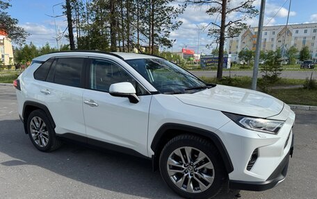 Toyota RAV4, 2020 год, 3 600 000 рублей, 8 фотография