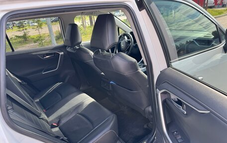 Toyota RAV4, 2020 год, 3 600 000 рублей, 6 фотография
