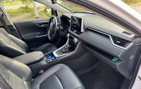 Toyota RAV4, 2020 год, 3 600 000 рублей, 5 фотография