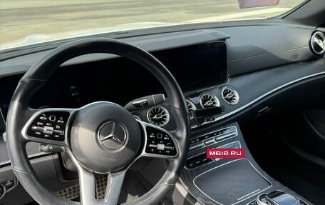 Mercedes-Benz E-Класс, 2019 год, 4 200 000 рублей, 3 фотография