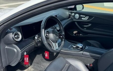 Mercedes-Benz E-Класс, 2019 год, 4 200 000 рублей, 4 фотография