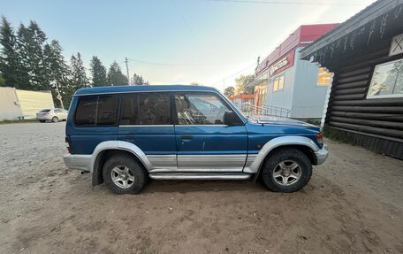 Mitsubishi Pajero III рестайлинг, 1993 год, 400 000 рублей, 2 фотография