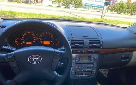 Toyota Avensis III рестайлинг, 2006 год, 899 999 рублей, 20 фотография