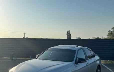BMW 3 серия, 2018 год, 1 950 000 рублей, 2 фотография