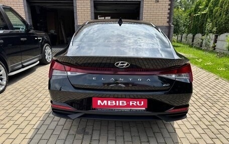 Hyundai Elantra, 2021 год, 2 700 000 рублей, 4 фотография