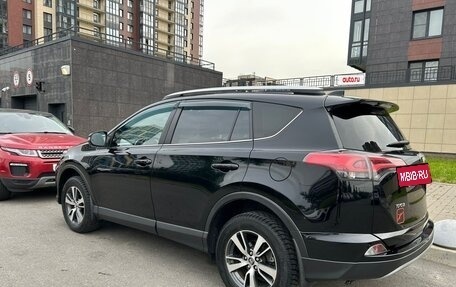 Toyota RAV4, 2018 год, 2 334 000 рублей, 2 фотография