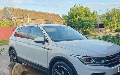 Volkswagen Tiguan II, 2021 год, 3 480 000 рублей, 1 фотография