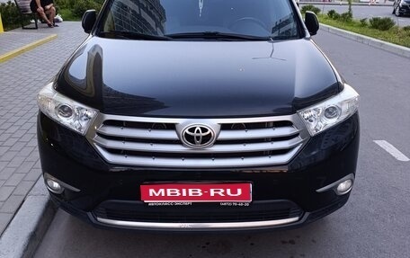 Toyota Highlander III, 2012 год, 2 499 990 рублей, 1 фотография