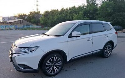 Mitsubishi Outlander III рестайлинг 3, 2018 год, 2 420 000 рублей, 1 фотография