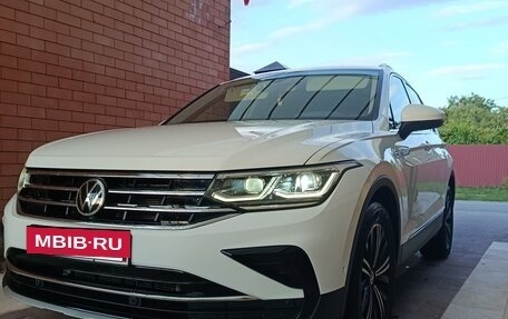 Volkswagen Tiguan II, 2021 год, 3 480 000 рублей, 3 фотография