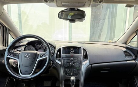 Opel Astra J, 2011 год, 685 000 рублей, 10 фотография