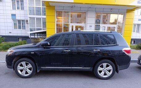 Toyota Highlander III, 2012 год, 2 499 990 рублей, 2 фотография