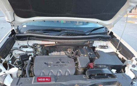 Mitsubishi Outlander III рестайлинг 3, 2018 год, 2 420 000 рублей, 3 фотография